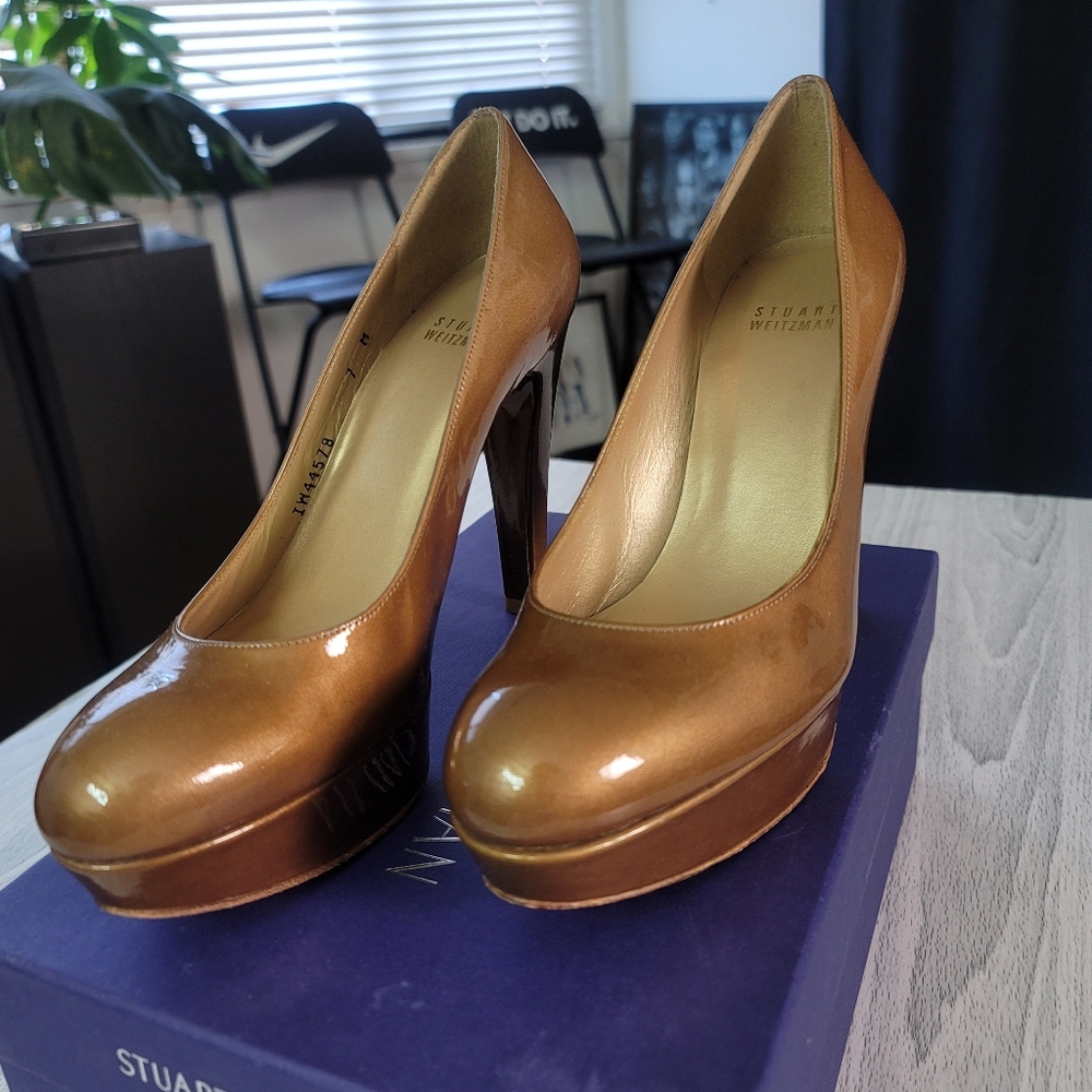 Stuart Weitzman - Gold Stilts pumps